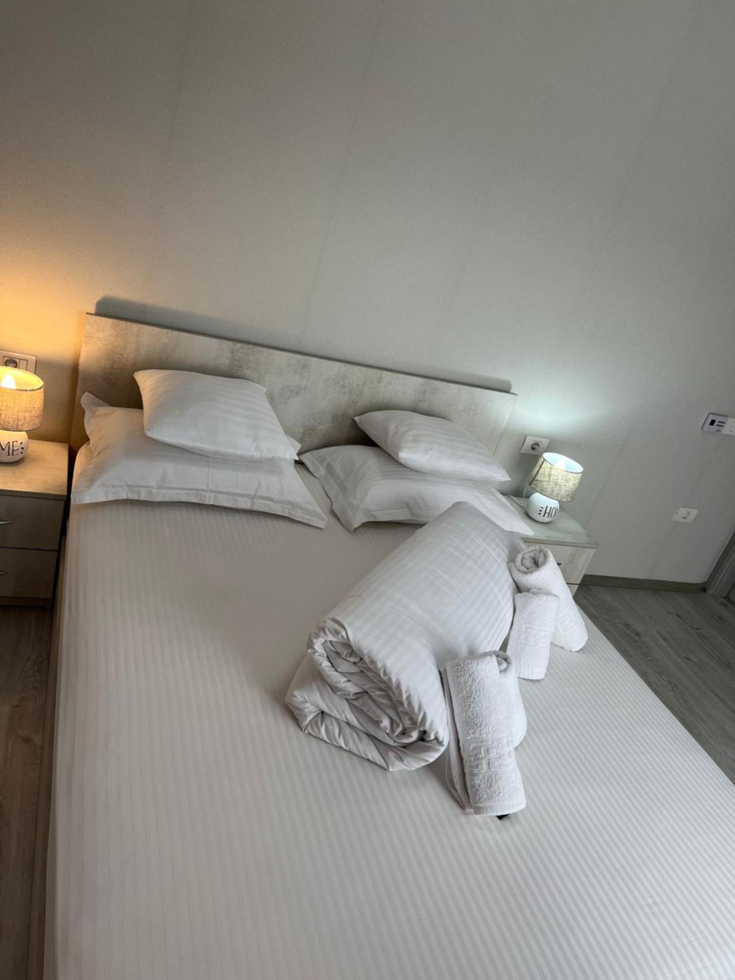 Apartament Anais Alba Iulia Eksteriør bilde